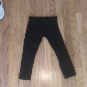 lulu lemon black cropped leggings